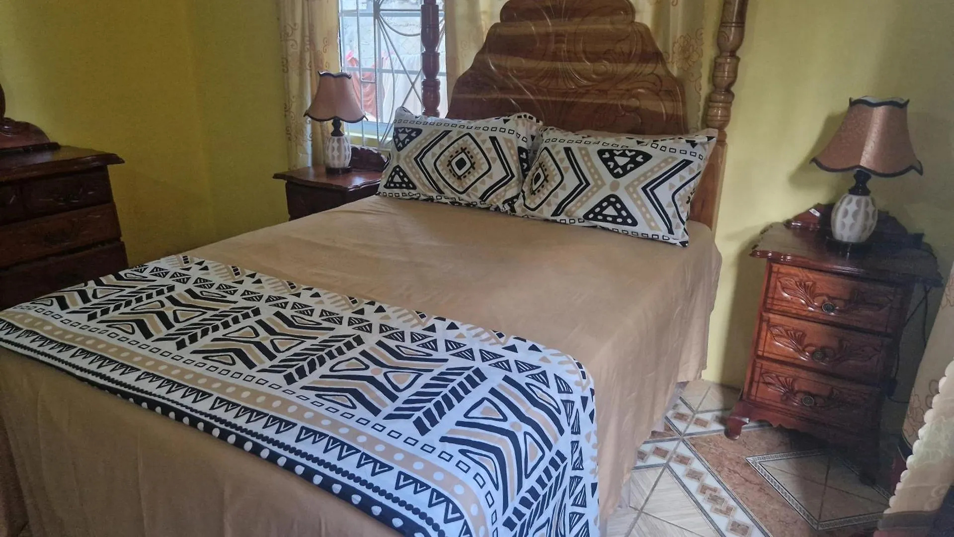 Affittacamere Bev'S Rosevilla Montego Bay