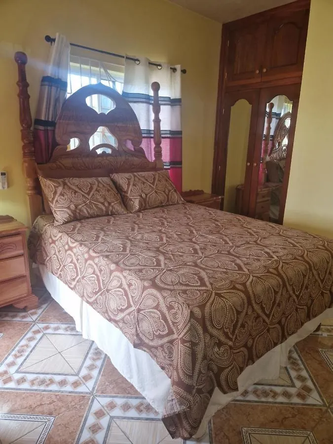 Bev'S Rosevilla Montego Bay Jamaika